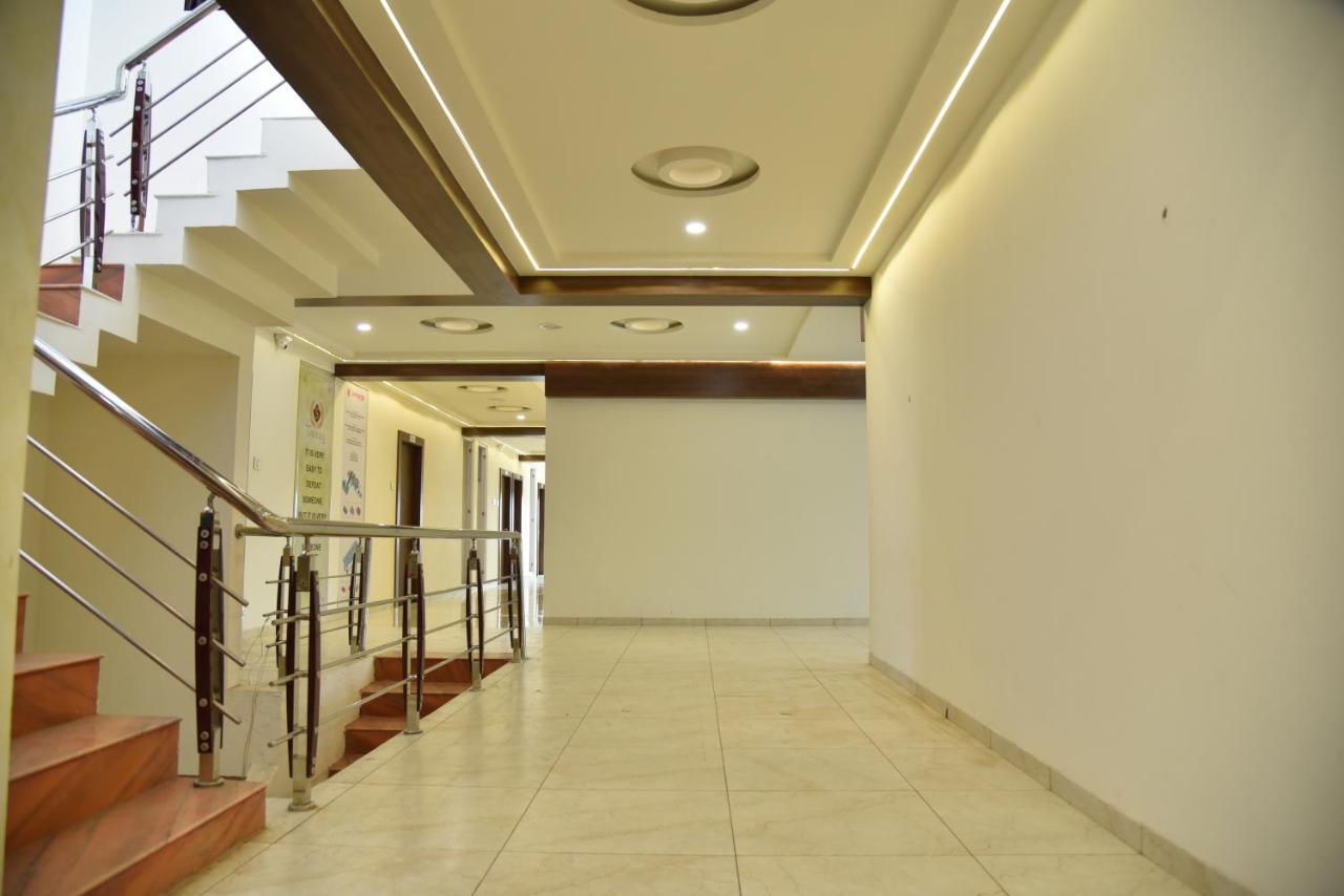 Hotel Savera Inn Morbi Экстерьер фото