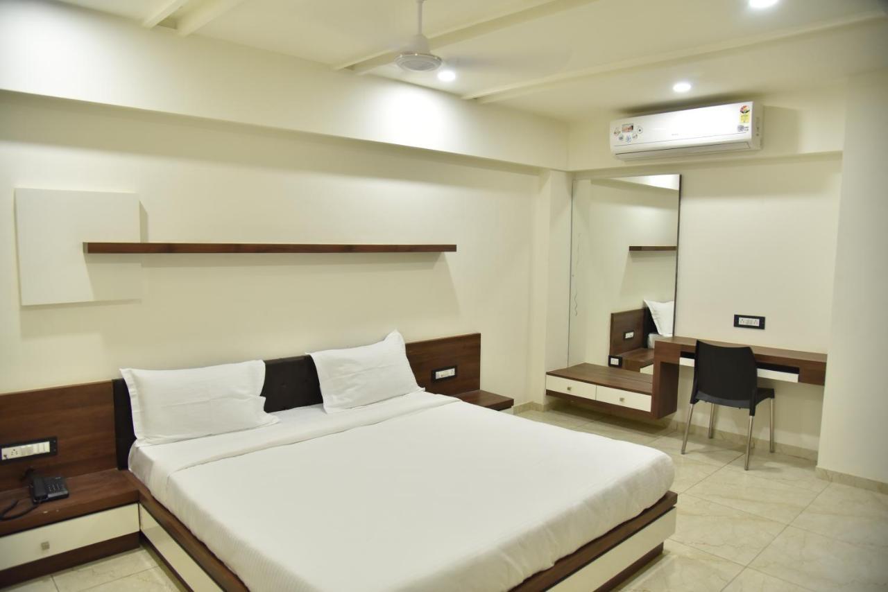 Hotel Savera Inn Morbi Экстерьер фото