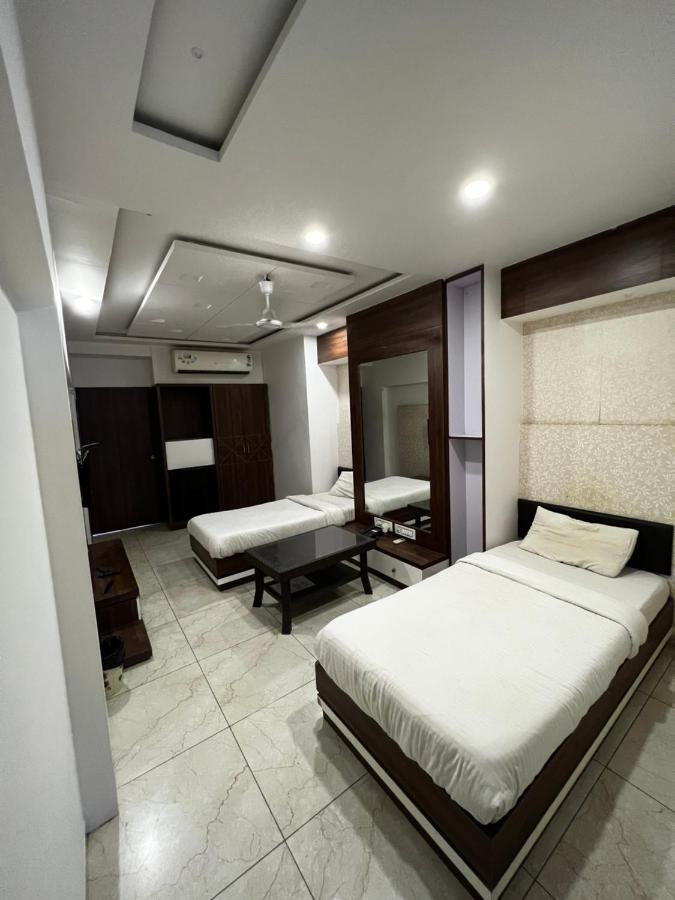 Hotel Savera Inn Morbi Экстерьер фото