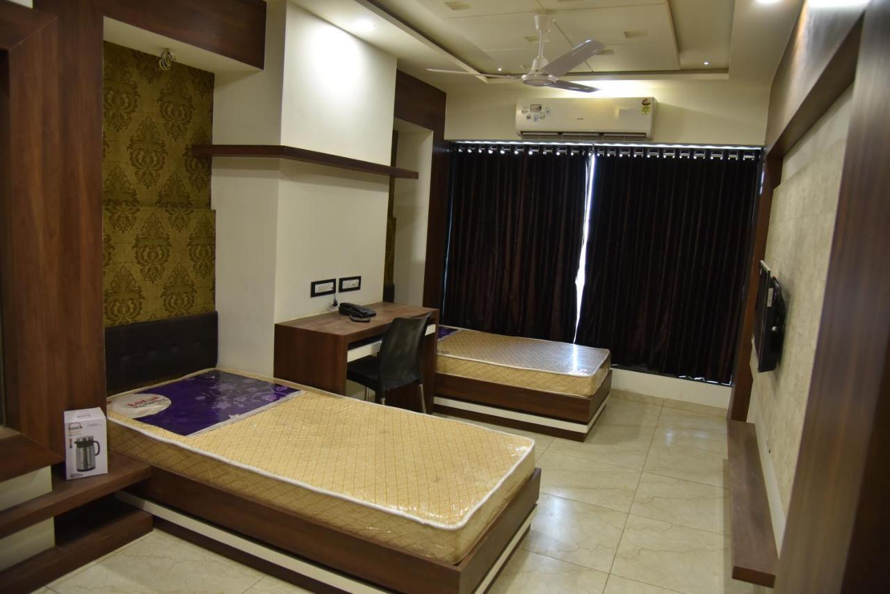Hotel Savera Inn Morbi Экстерьер фото